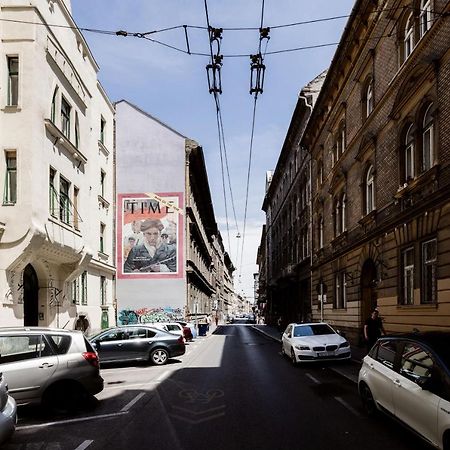 Апартаменты Hungarian Rebelian With Ac Будапешт Экстерьер фото